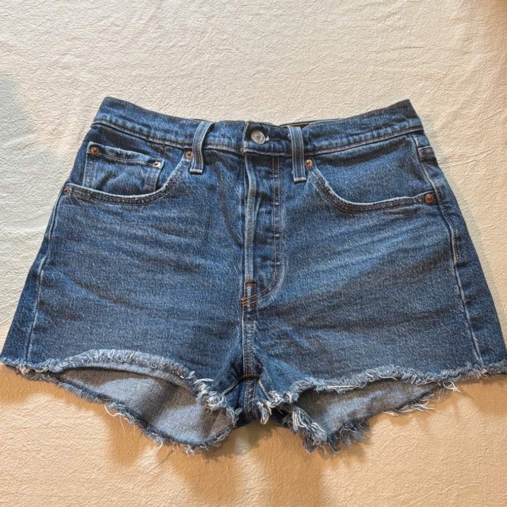 Levi's 501 Women’s Blue Jean Shorts with Distressed Frayed Hem Size 27